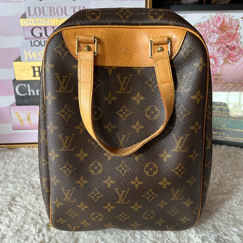 Louis Vuitton Monogram Excursion Shoe Bag Handbag